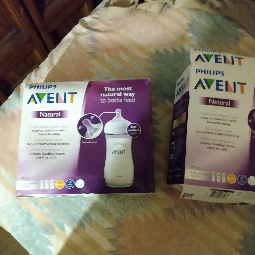 2 sets of 3 baby bottles $10 for one or 20 for bot